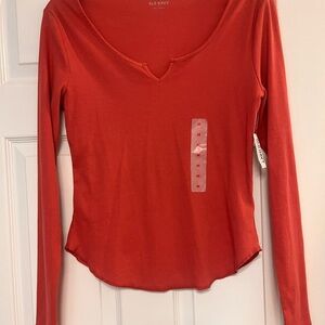 Old Navy Women's Scarlet Long Sleeve Tee
